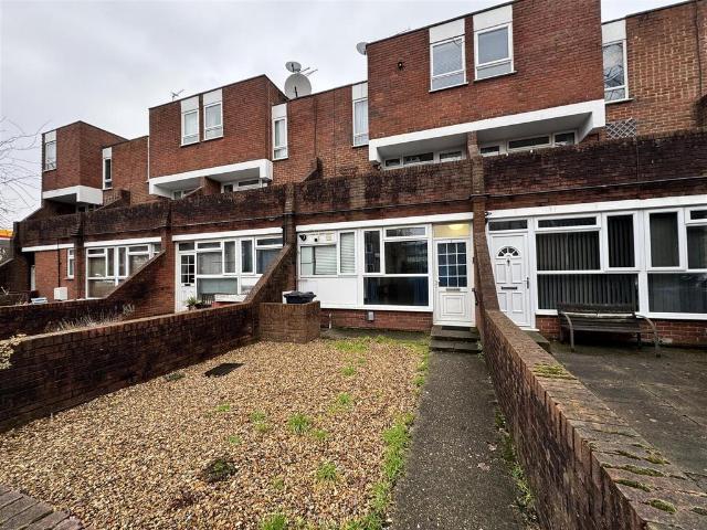 Flat for sale in Windsor, Clewer New Town