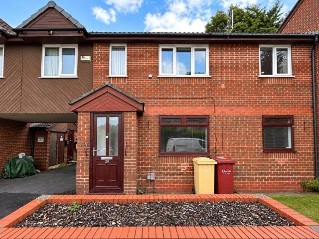 Flat for sale in Farnworth, Bolton