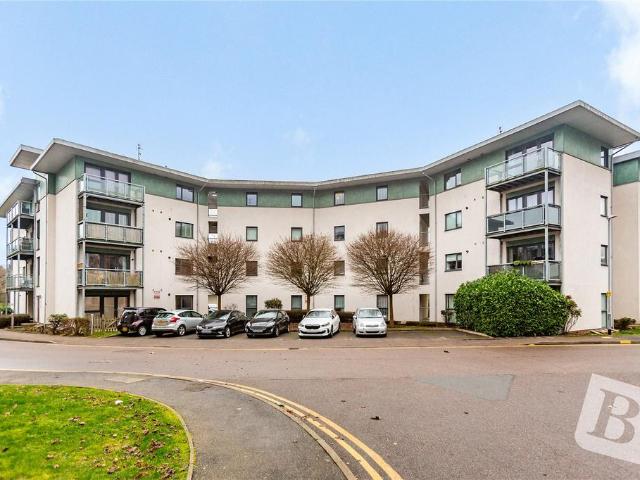 Flat for sale in Navestock Side, Essex