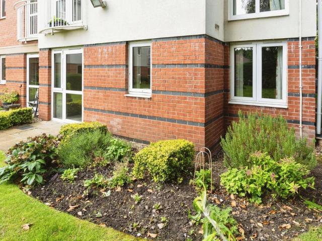 Flat for sale in Grappenhall, Warrington