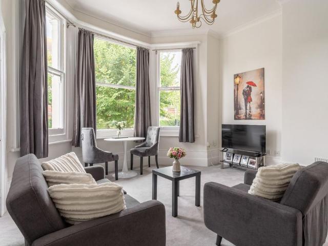 Flat for sale in Round Hill, Brighton & Hove