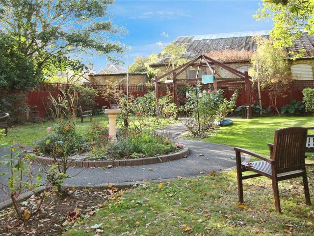 Flat for sale in Cliftonville West, Acol