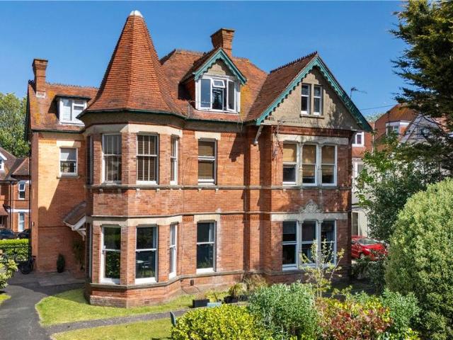 Flat for sale in Boscombe, Bournemouth