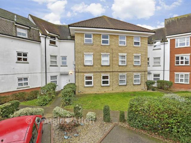 Flat for sale in Chelmsford, Essex