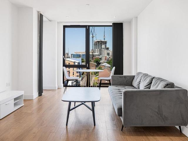 Flat for sale in Aberfeldy Village, Blackwall