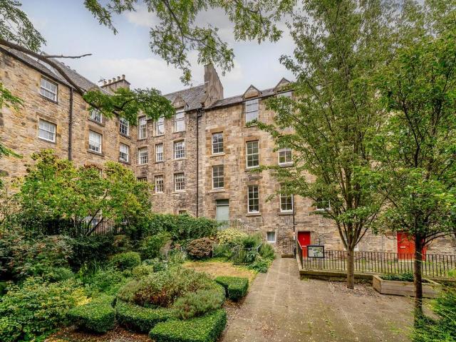 Flat for sale in Old Town, Scotland