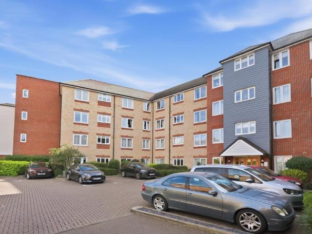 Flat for sale in Hockerill, East Hertfordshire