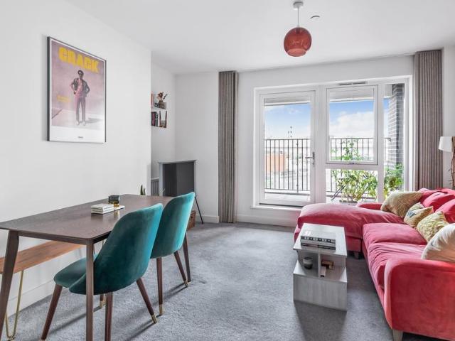 Flat for sale in Greenwich Town Centre, Isle Of Man