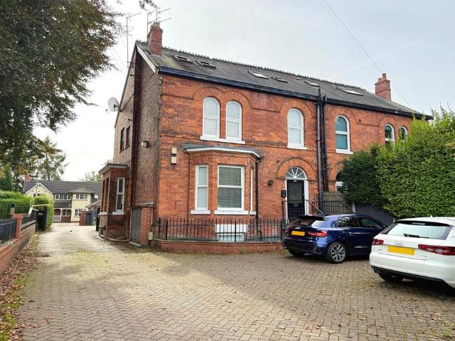 Flat for sale in Trafford Park, Greater Manchester