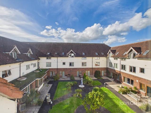 Flat for sale in Barton-under-Needwood, East Staffordshire