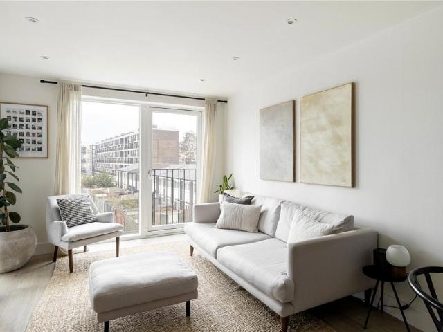 Flat for sale in Haggerston, De Beauvoir Town