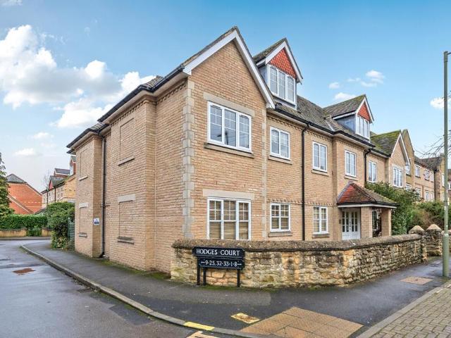 Flat for sale in The Slade, Oxfordshire