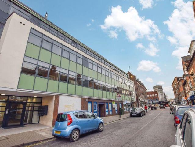 Flat for sale in Castle, Bedford