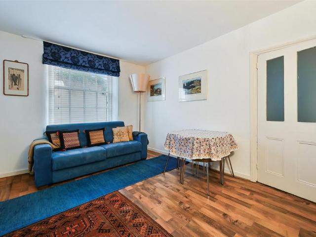 Flat for sale in Pimlico, Greater London