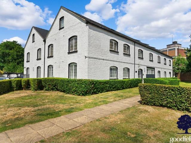 Flat for sale in London Borough of Merton, Mitcham