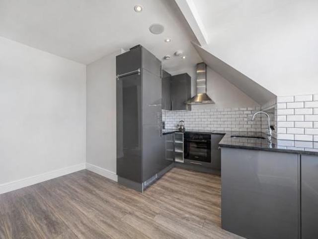 Flat for sale in Belsize Park, Greater London