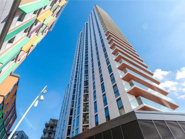 Flat for sale in Hale Village, Tottenham Hale