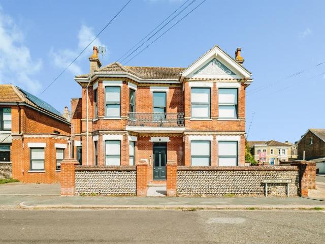 Flat for sale in West Worthing, Worthing