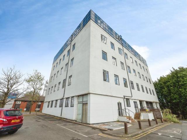 Flat for sale in Woodside, Brierley Hill