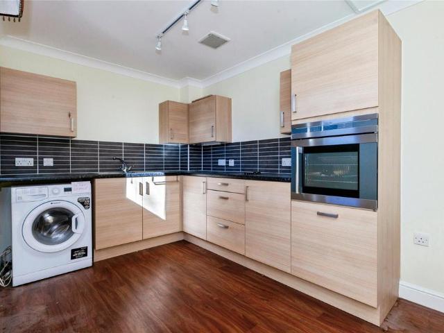 Flat for sale in Slough