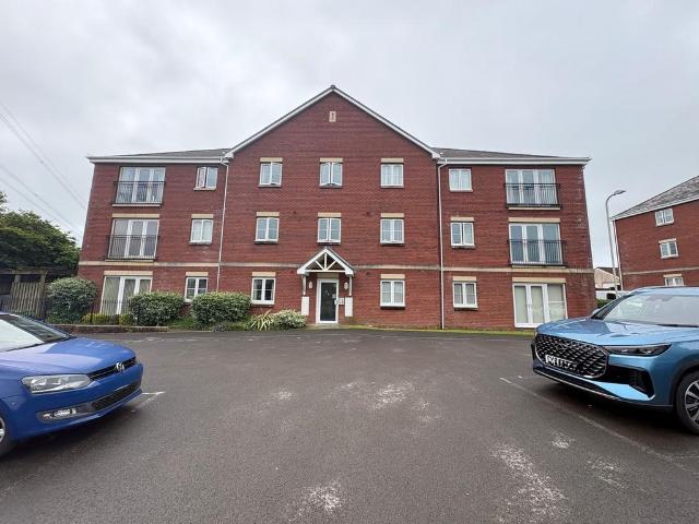 Flat for sale in Broadlands, Wales