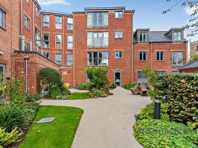 Flat for sale in Bishophill, York