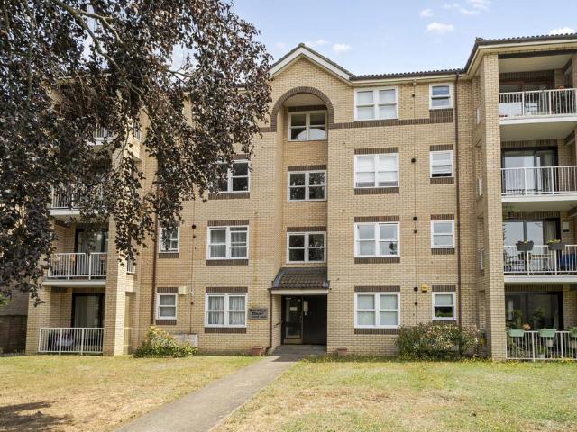 Flat for sale in Beckenham, Greater London