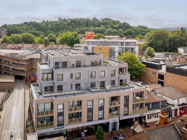 Flat for sale in London Borough of Croydon, Greater London