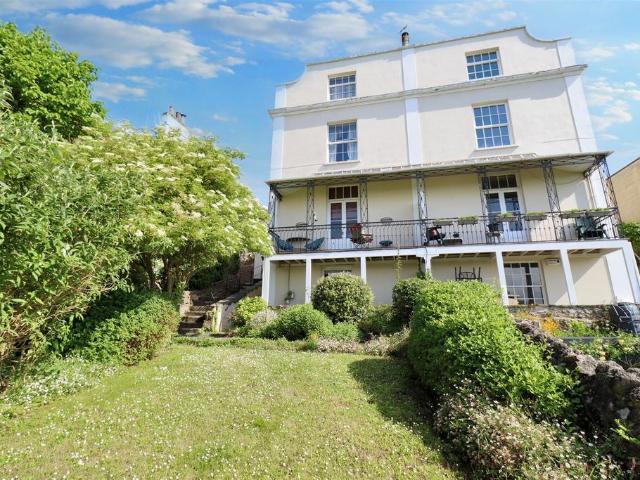 Flat for sale in Clevedon, North Somerset