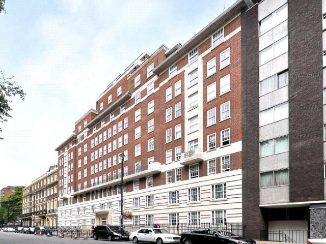 Flat for sale in City of Westminster, Greater London