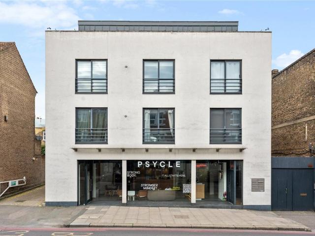 Flat for sale in Clapham Junction, Isle Of Man