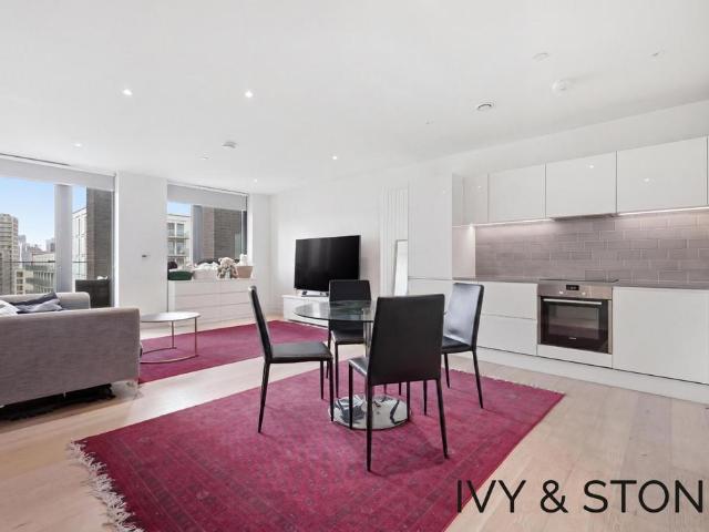 Flat for sale in Silvertown, Greater London