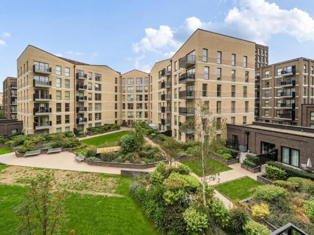 Flat for sale in Huntley Wharf, Reading