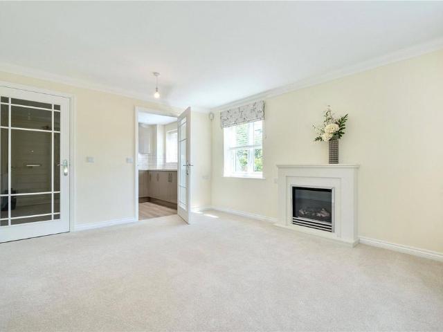 Flat for sale in Berrick Salome, Oxfordshire