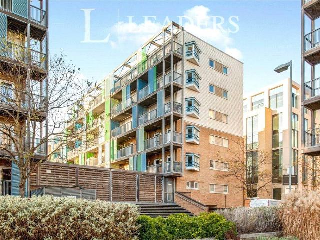 Flat for sale in Arbury, Cambridgeshire