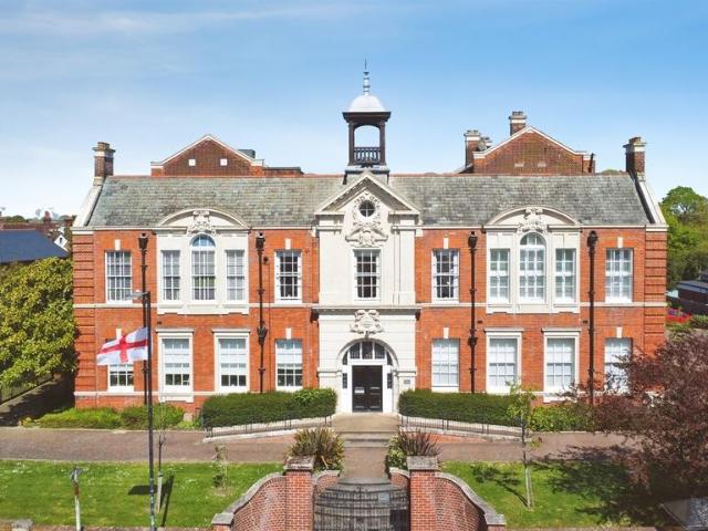 Flat for sale in Bocking, Chipping Hill