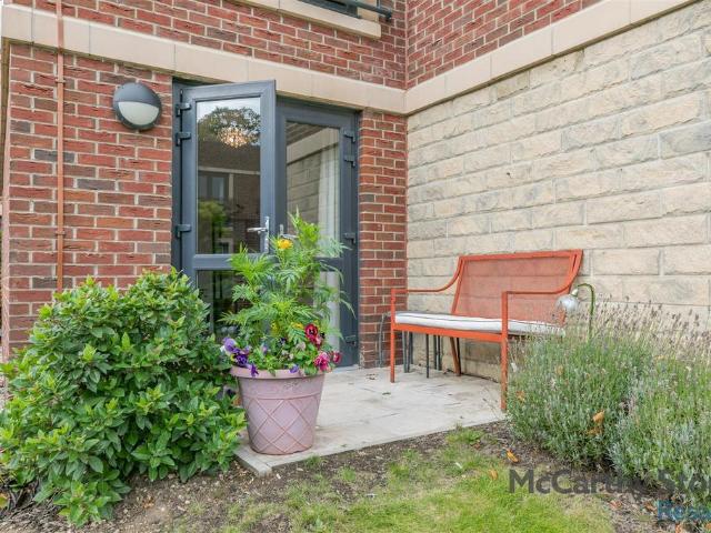 Flat for sale in Ossett, West Yorkshire