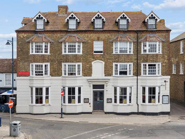 Flat for sale in Thurston Park, The Bridge
