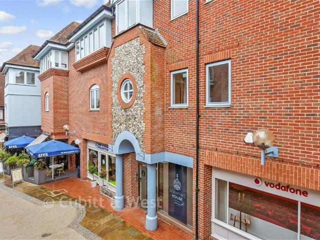 Flat for sale in Pachesham Park, Surrey