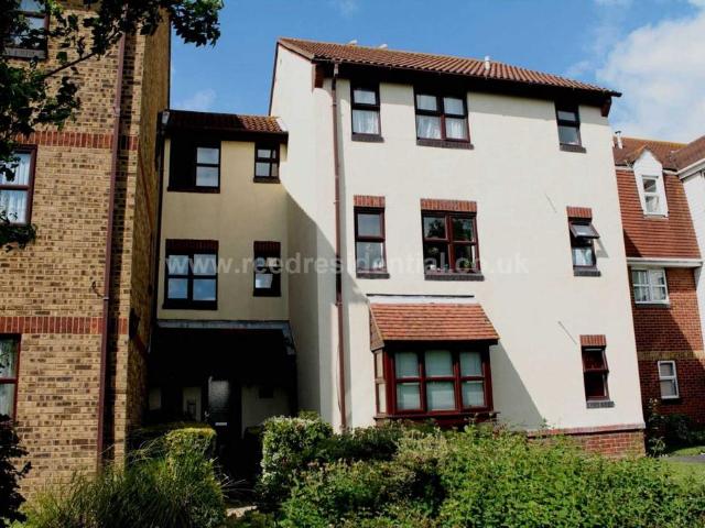Flat for sale in North Shoebury, Alton Barnes