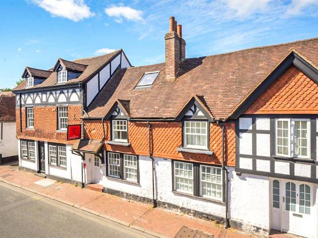 Flat for sale in Great Missenden, Buckinghamshire