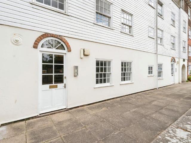 Flat for sale in Comers, Norfolk