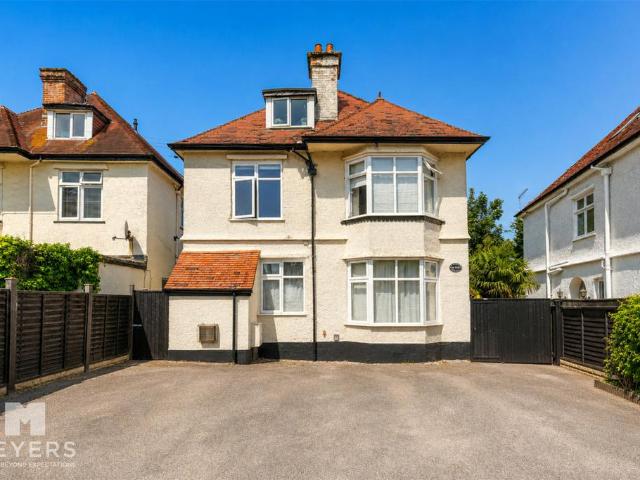 Flat for sale in Wick, Bournemouth