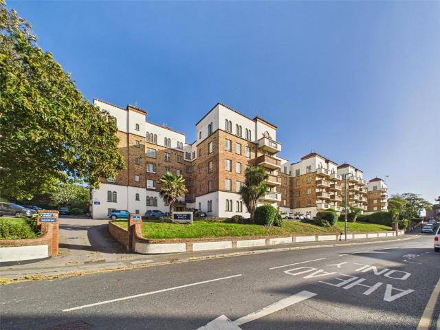 Flat for sale in Boscombe, Bournemouth