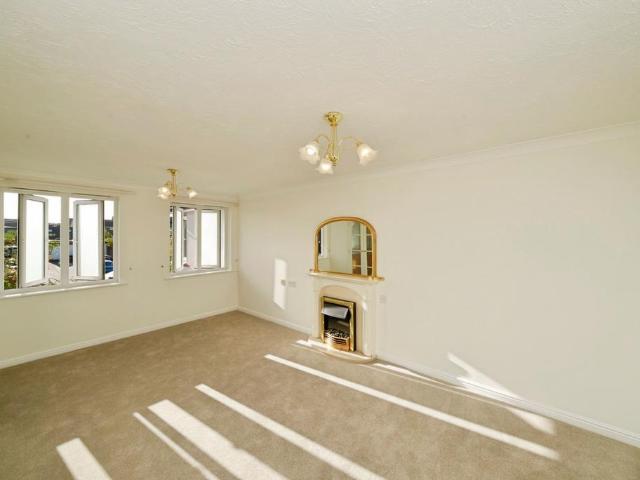 Flat for sale in Heswall, Wirral