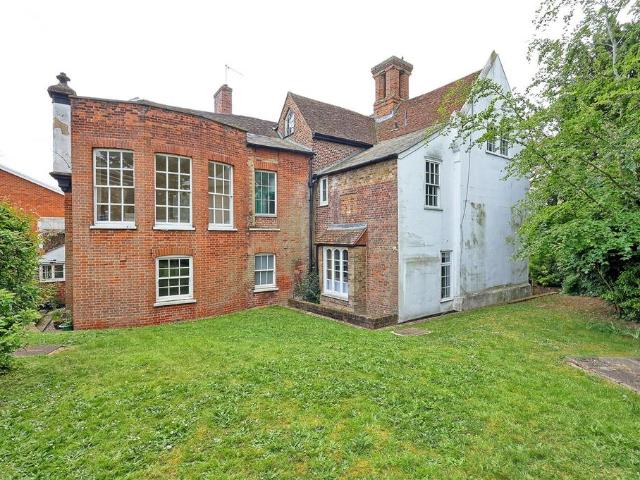 Flat for sale in Kings Hill, Colliers End
