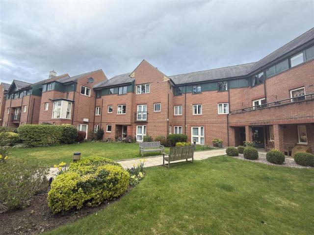 Flat for sale in Darlington