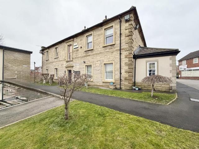 Flat for sale in Kippax, West Yorkshire