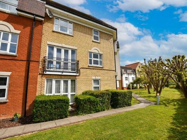 Flat for sale in Chelmsford, Essex