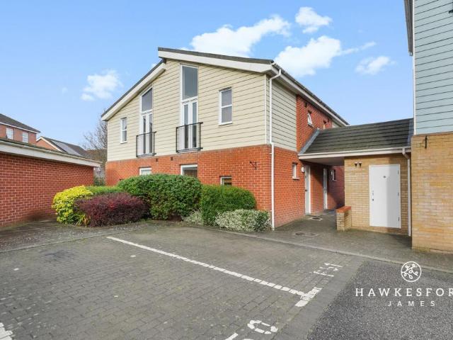 Flat for sale in Grove Park, Oad Street